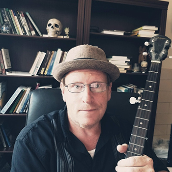 Dr. Edward Maclin receives the Alumni Association Distinguished Teaching Award 2022 Dr. Edward Maclin receives the Alumni Association Distinguished Teaching Award 2022