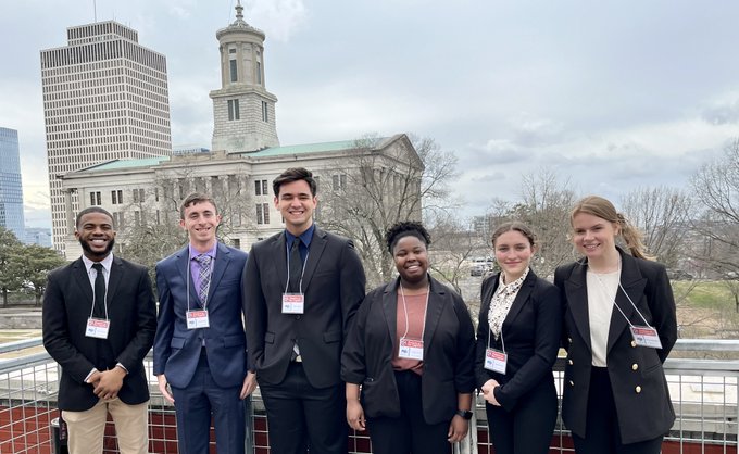 2304-students-nashville Honor students in Nashville