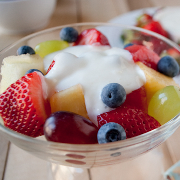 Fresh Fruit Cup with Vanilla Honey Fruit Dip Fresh Fruit Cup with Vanilla Honey Fruit Dip