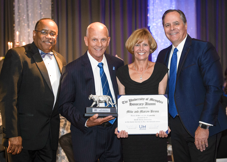 Mike and Marian Bruns with UofM President Rudd and UMAA Past President Kim Barnett