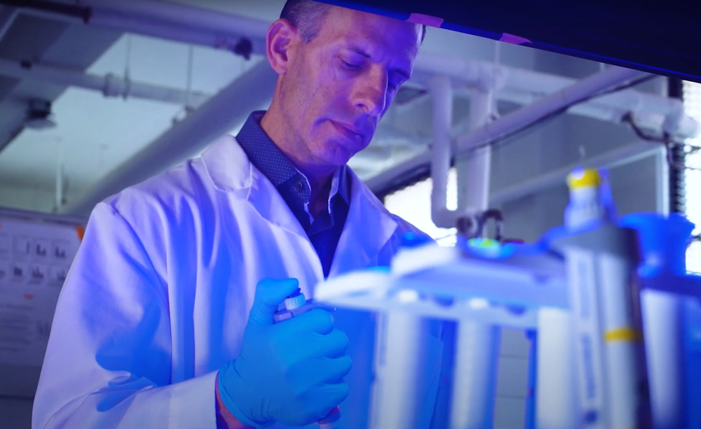 Dr. Richard Bloomer Dr. Richard Bloomer