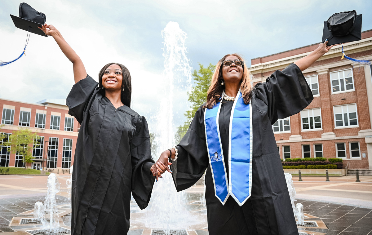 Graduating students Graduating students