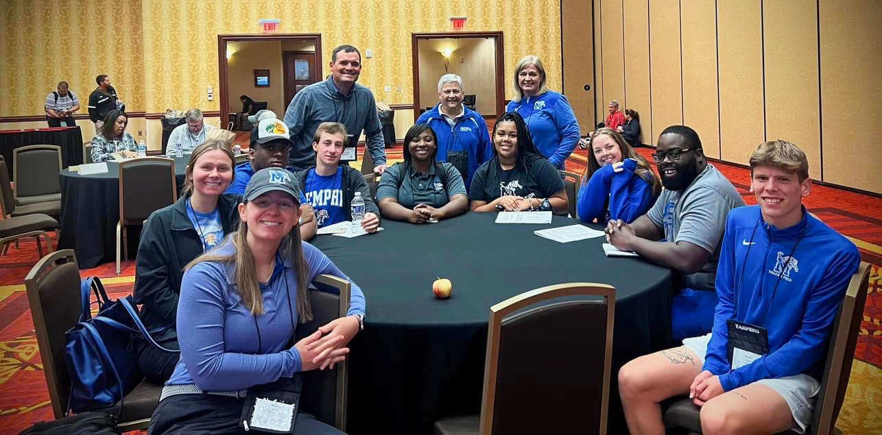 PETE students and faculty PETE students and faculty