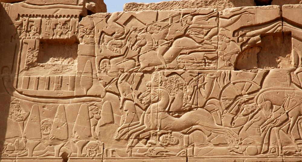 Sety battles Canaanites at the town of Yenoam