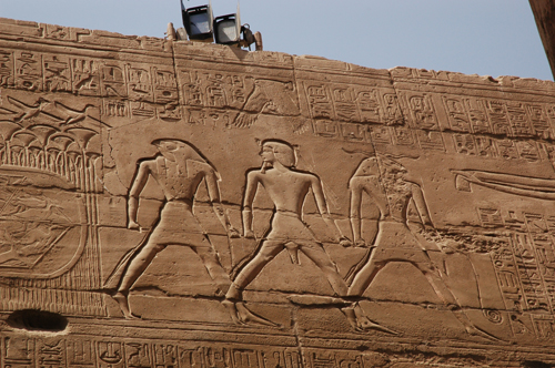 Plate 44 (B88) - Ramesses II, with Horus and Khnum, trapping birds in clapnet before Thoth and Seshat-Neith