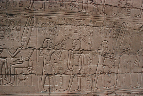 Plate 48 (B92) - Ramesses II purifying a statue of Sety I