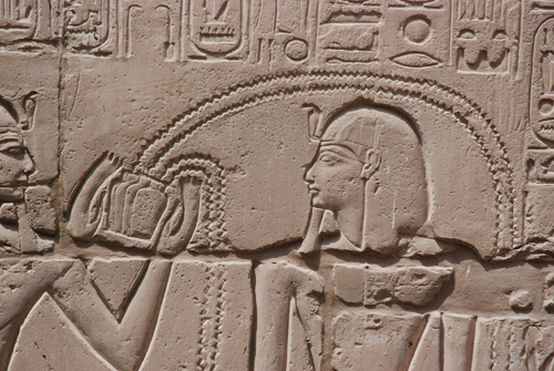 Plate 48 (B92) - Ramesses II purifying a statue of Sety I