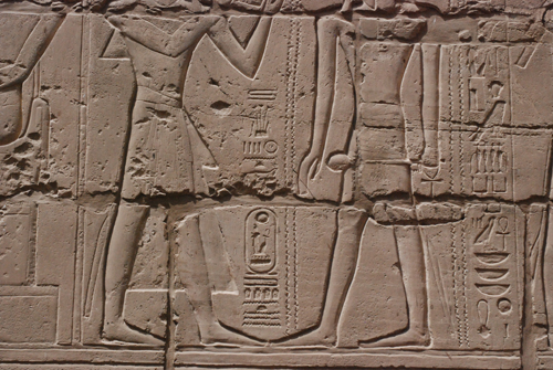 Plate 48 (B92) - Ramesses II purifying a statue of Sety I
