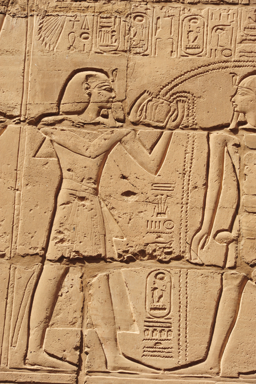 Plate 48 (B92) - Ramesses II purifying a statue of Sety I