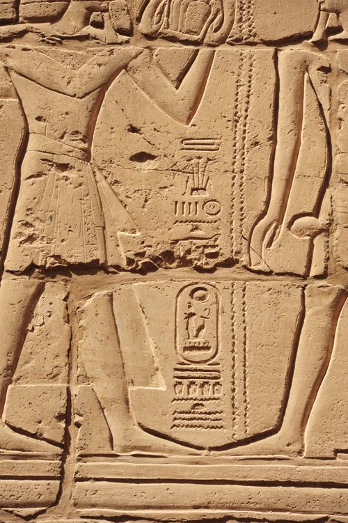 Plate 48 (B92) - Ramesses II purifying a statue of Sety I