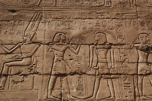 Plate 48 (B92) - Ramesses II purifying a statue of Sety I