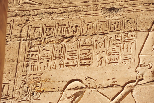 Plate 49 (B93) - Thoth and Seshat inscribing many years or reign for Ramesses II kneeling in kiosk with Amun-Re