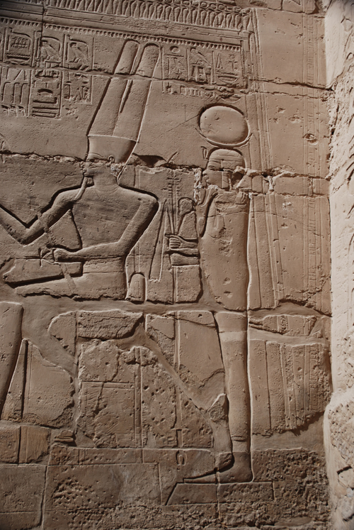 Plate 52 (B97-98) - Ramesses II receiving regalia and jubilees from Amun-Re in the presence of Mut and Khonsu, while Thoth inscribes years of reign (right, B97) and Iunmutef addresses the Great Ennead (left, B98)