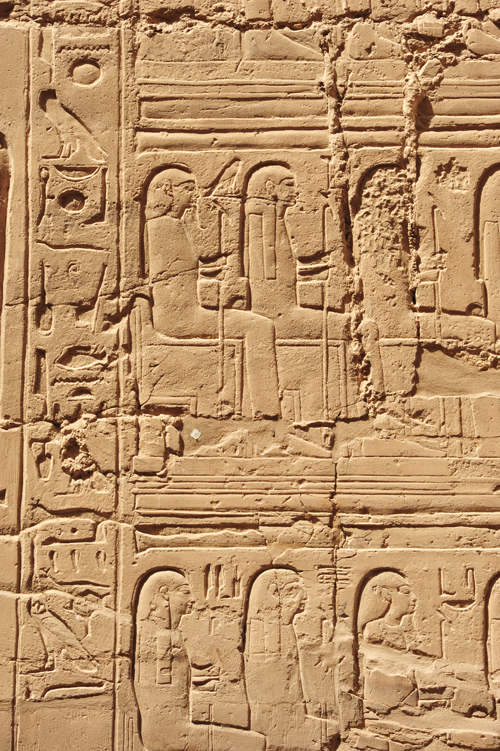 Plate 52 (B97-98) - Ramesses II receiving regalia and jubilees from Amun-Re in the presence of Mut and Khonsu, while Thoth inscribes years of reign (right, B97) and Iunmutef addresses the Great Ennead (left, B98)