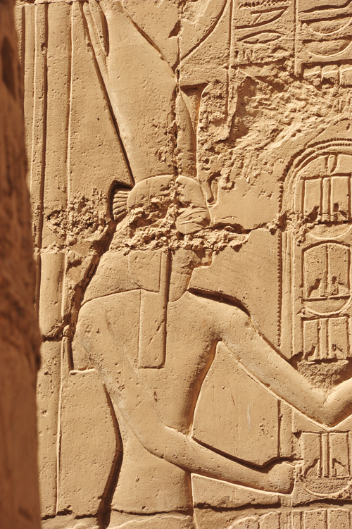 Plate 52 (B97-98) - Ramesses II receiving regalia and jubilees from Amun-Re in the presence of Mut and Khonsu, while Thoth inscribes years of reign (right, B97) and Iunmutef addresses the Great Ennead (left, B98)