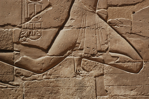 Plate 52 (B97-98) - Ramesses II receiving regalia and jubilees from Amun-Re in the presence of Mut and Khonsu, while Thoth inscribes years of reign (right, B97) and Iunmutef addresses the Great Ennead (left, B98)