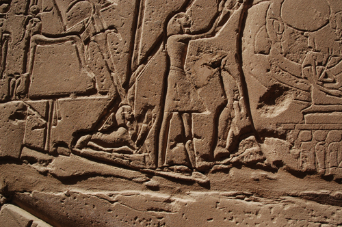 Plate 53 (B99-100) - Ramesses II censing the procession of barks of the Theban Triad followed by Sety I