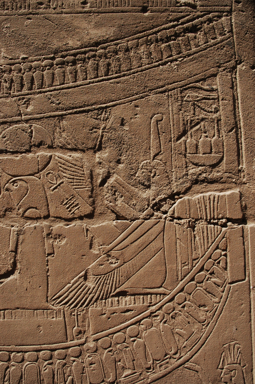 Plate 53 (B99-100) - Ramesses II censing the procession of barks of the Theban Triad followed by Sety I