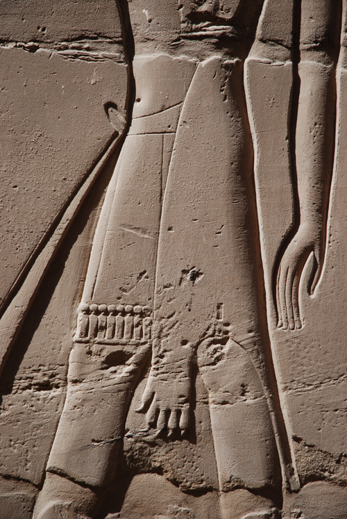 Plate 53 (B99-100) - Ramesses II censing the procession of barks of the Theban Triad followed by Sety I