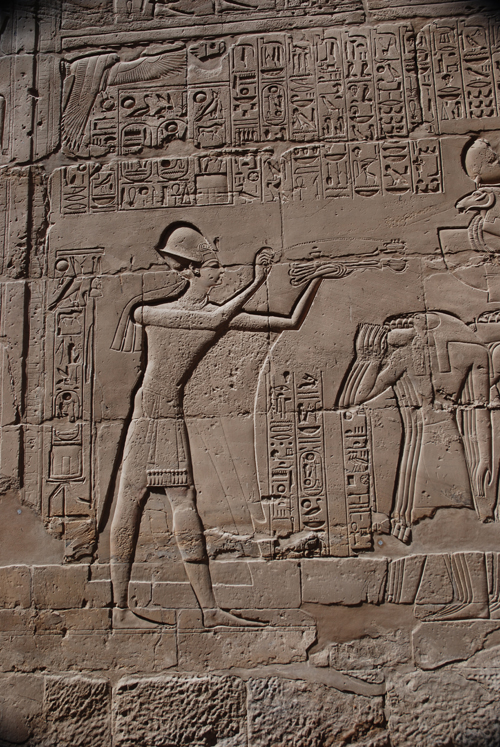 Plate 53 (B99-100) - Ramesses II censing the procession of barks of the Theban Triad followed by Sety I