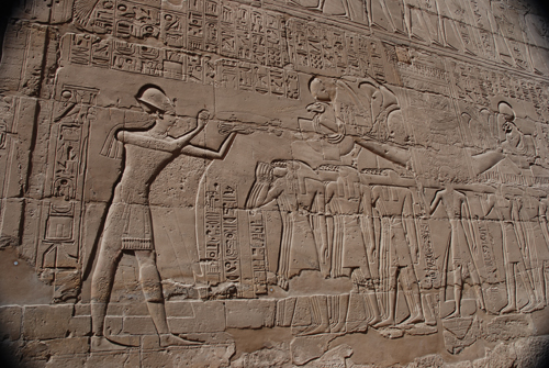 Plate 53 (B99-100) - Ramesses II censing the procession of barks of the Theban Triad followed by Sety I