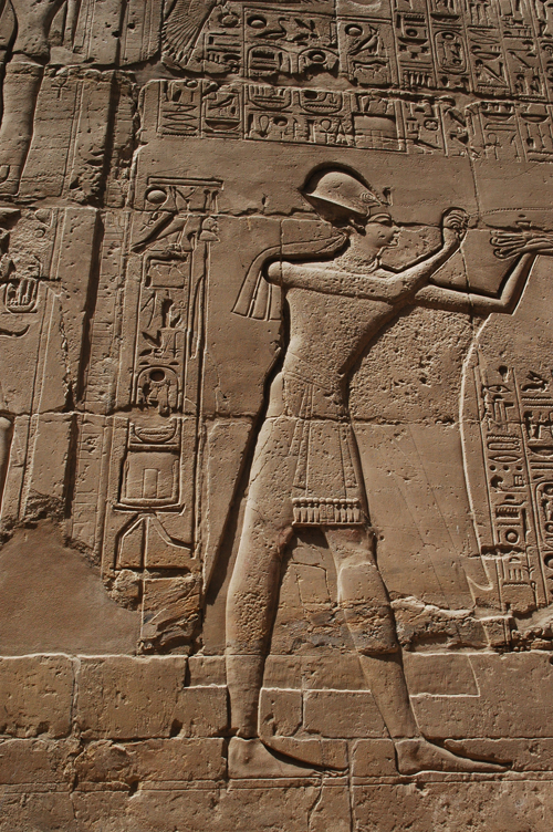 Plate 53 (B99-100) - Ramesses II censing the procession of barks of the Theban Triad followed by Sety I