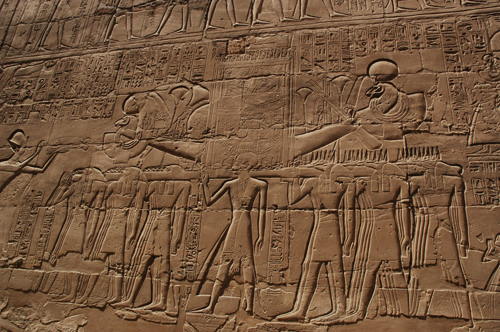 Plate 53 (B99-100) - Ramesses II censing the procession of barks of the Theban Triad followed by Sety I