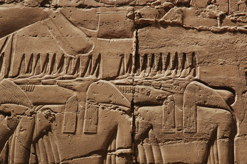 Plate 53 (B99-100) - Ramesses II censing the procession of barks of the Theban Triad followed by Sety I