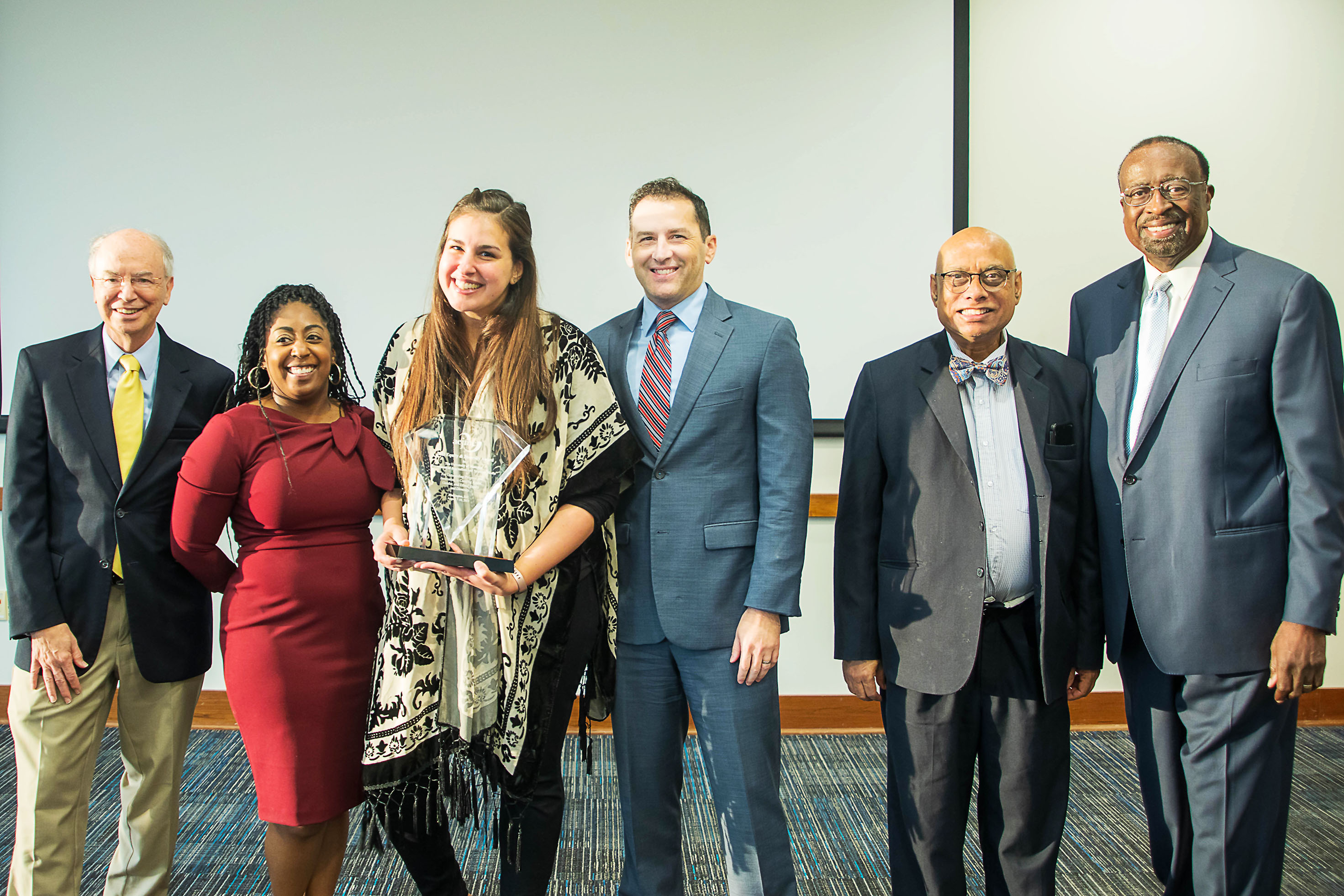 Freedom of Information Congress 2023 David Arant joins the JRSM Department’s Diversity Committee in accepting its award on Sept. 20. From left to right are Arant, Chalise Macklin, Taylor Ackerman, Ryan Fisher, Deb Aikat and Otis Sanford. PHOTO/Casey Hilder