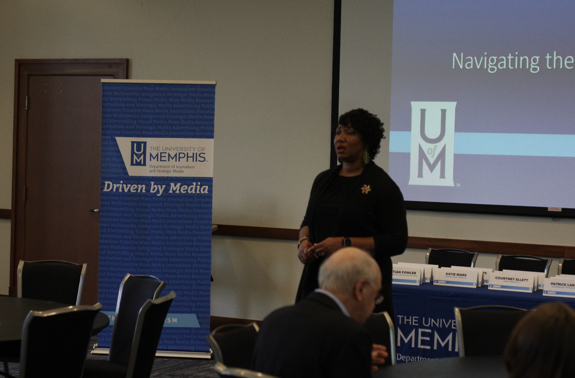 Erica Shaw, U of M career services specialist, talks with students at the first J+SM Pro Day event on April 13 in Meeman Journalism Building. PHOTO/Robby Byrd Erica Shaw, U of M career services specialist, talks with students at the first J+SM Pro Day event on April 13 in Meeman Journalism Building. PHOTO/Robby Byrd