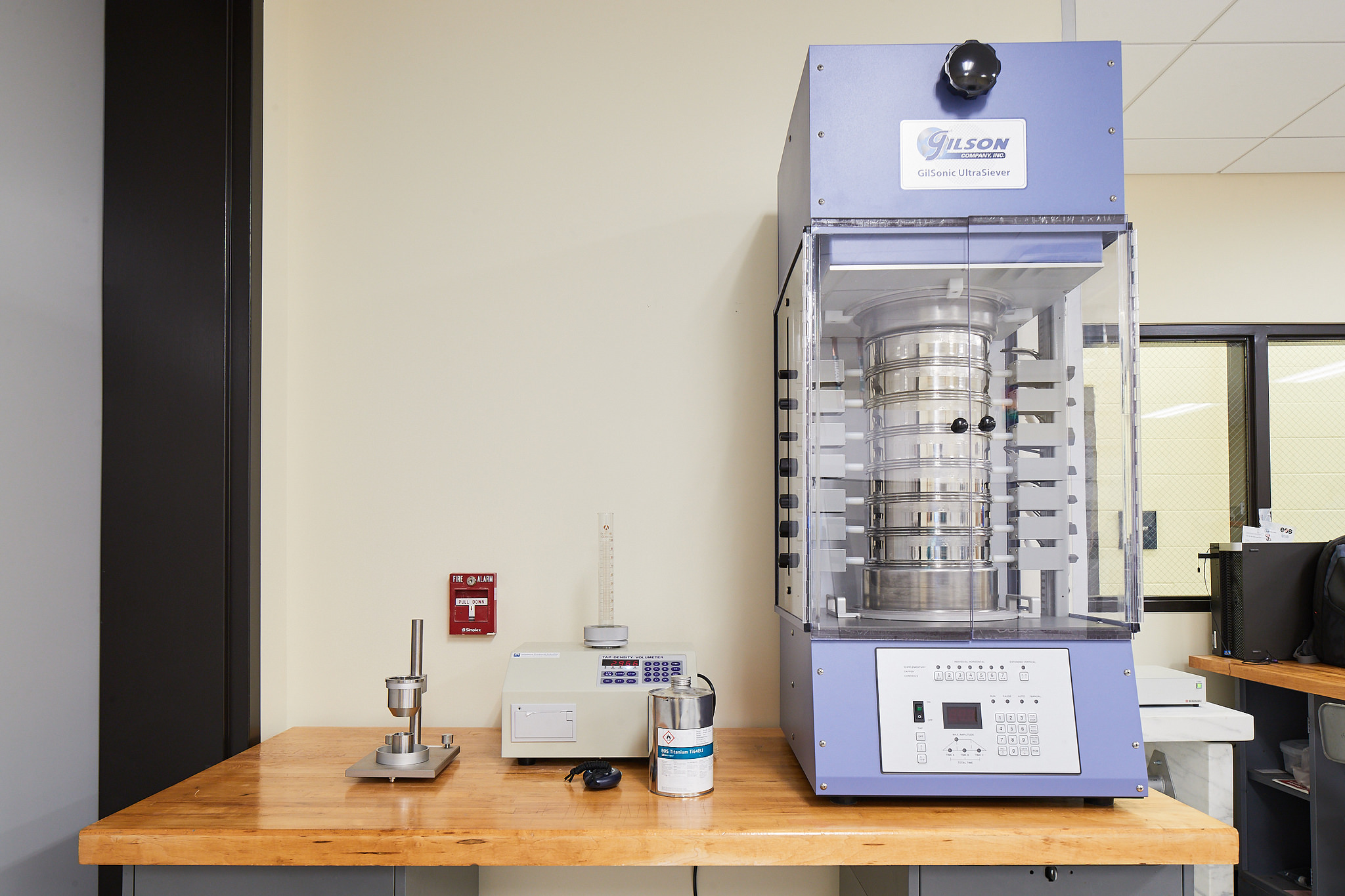 Gilsonic ultrasonic sieving machine