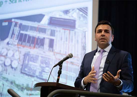 Rouzbeh Ross Nazari, UofM Department of Civil, Construction, and Environmental Engineering chair speaks at a conference