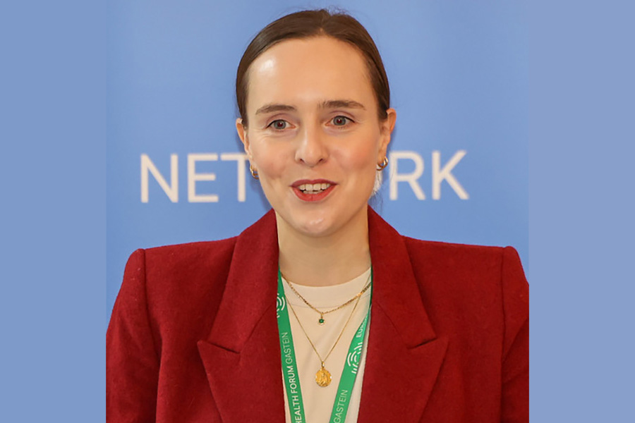 Dr. Lucia Linares