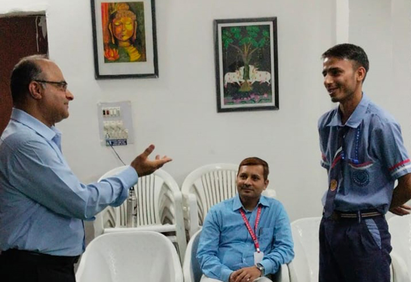 Ashish Joshi and a student of SDRV Convent School at launch of HS Publich Health Club