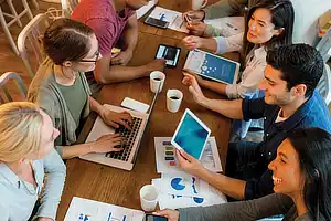 integrated social media students at UofM Global