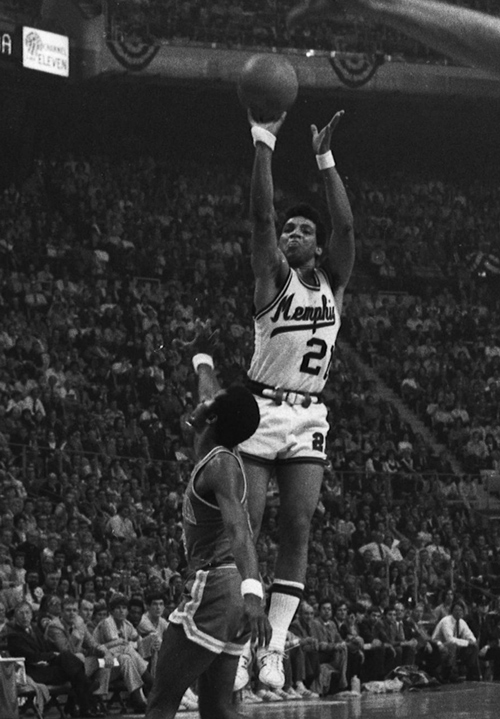 Larry Finch basketball player