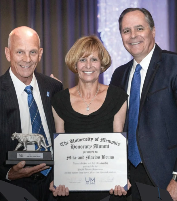 Mike and Marian Bruns receive Honorary award
